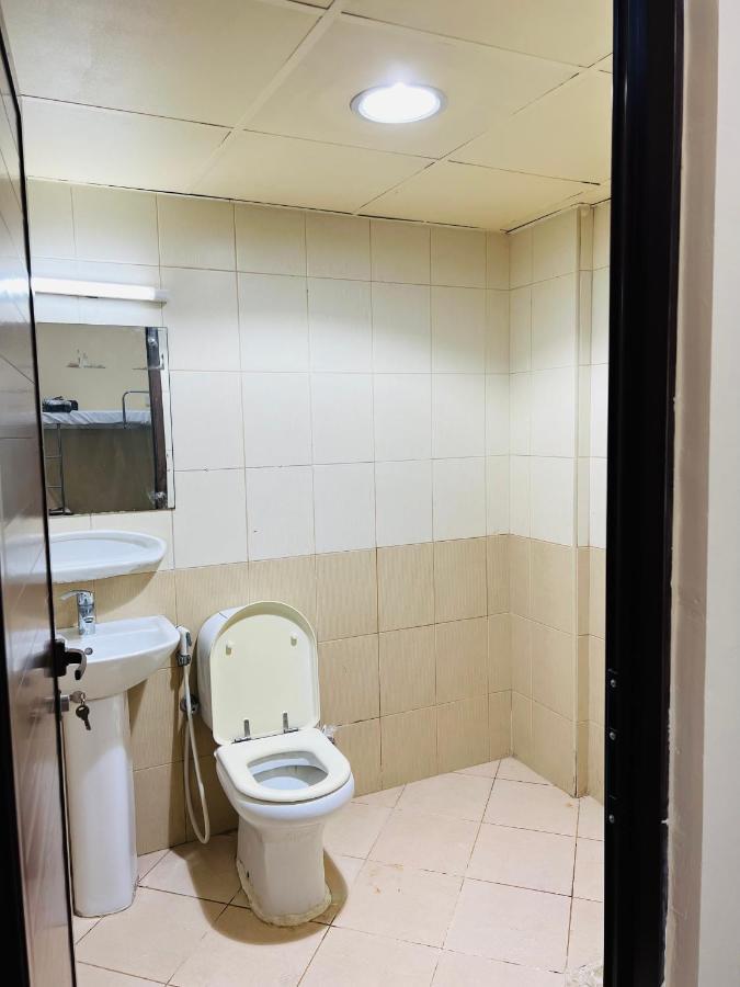 Comfort Tourist Place For Male Dubai Bagian luar foto