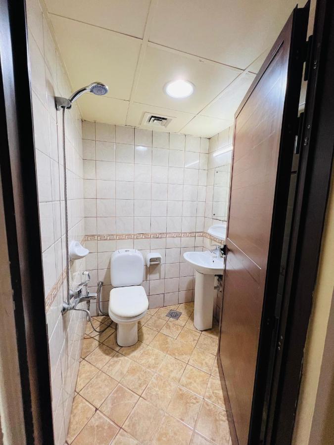 Comfort Tourist Place For Male Dubai Bagian luar foto